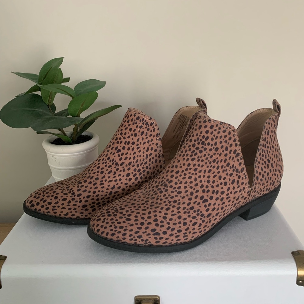 Universal Thread Leopard Booties - Picture 3 of 4